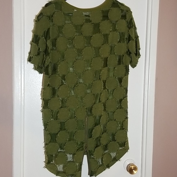 Top - Picture 2 of 2